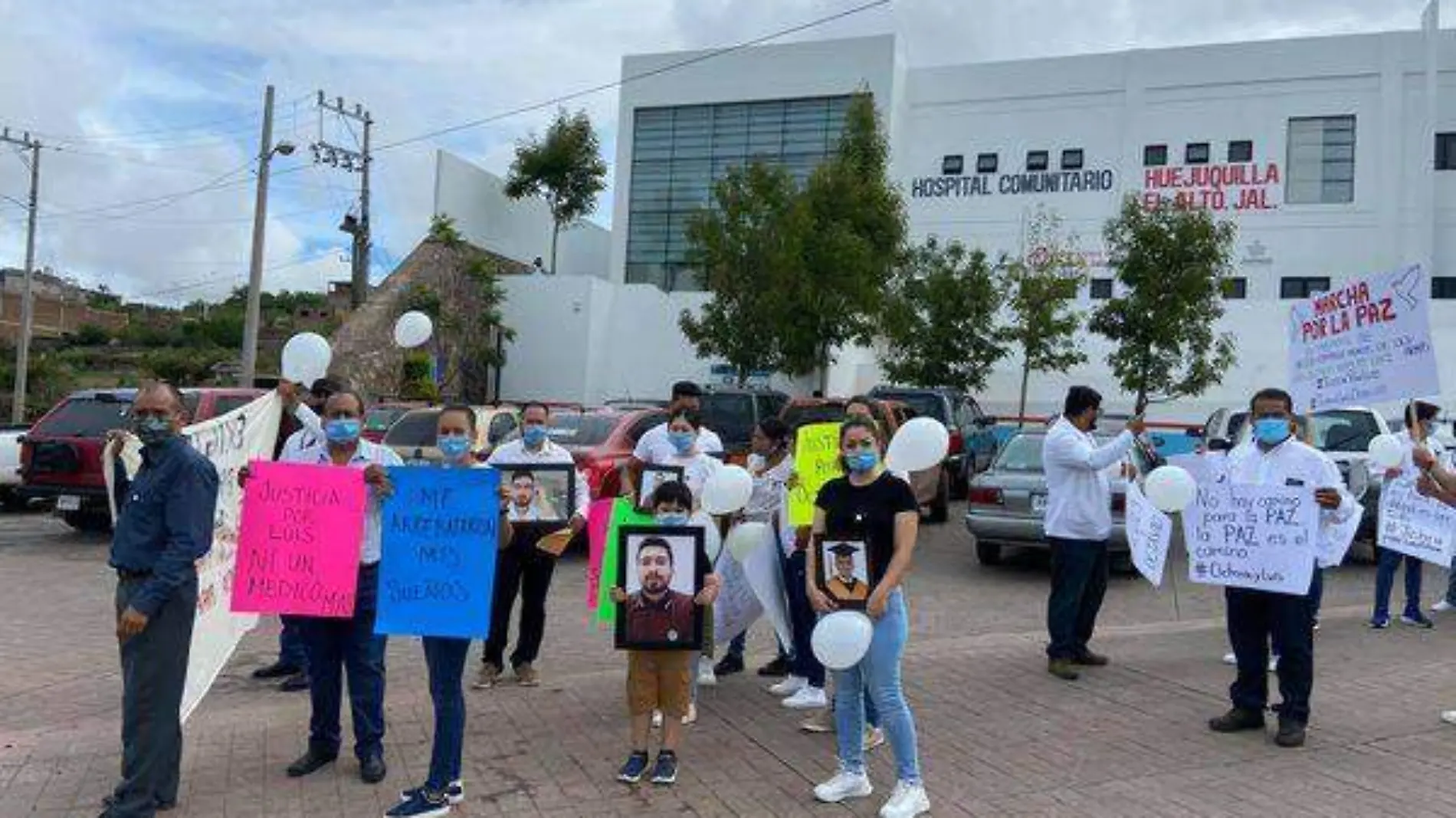 Manifestación por la muerte de estudiantes de medicina